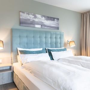 Zimmer mit Kingsize-Bett